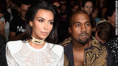 Kim Kardashian, med Kanye West här 2014, förklarades lagligt singel förra månaden.
