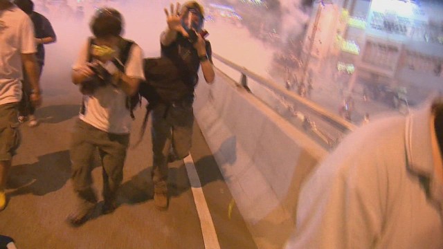 Cnn Crew Gassed During Hong Kong Protests Cnn Video