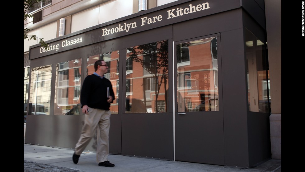 Michelin Travel Publications rolled out the results for New York City&#39;s 2015 Michelin Guide today. The restaurants that received the highest ranking of three stars include Chef&#39;s Table at Brooklyn Fare in Brooklyn, New York and the following five.