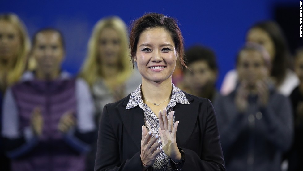 The one-time world No.2 eventually managed a smile on a lap of honor as the crowd in the capital chanted, &quot;Li Na, I love you.&quot;