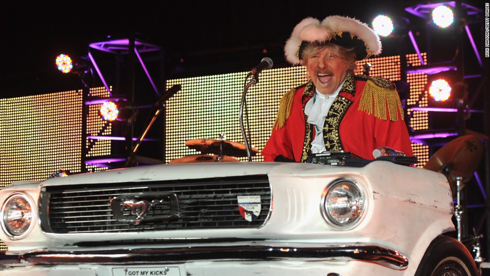 &lt;a href=&quot;http://www.cnn.com/2014/10/05/showbiz/paul-revere-obit/index.html&quot; target=&quot;_blank&quot;&gt;Paul Revere&lt;/a&gt;, leader of the 1960s rock band Paul Revere and the Raiders, died October 4 at his home in Idaho, according to the band&#39;s website. He was 76. 