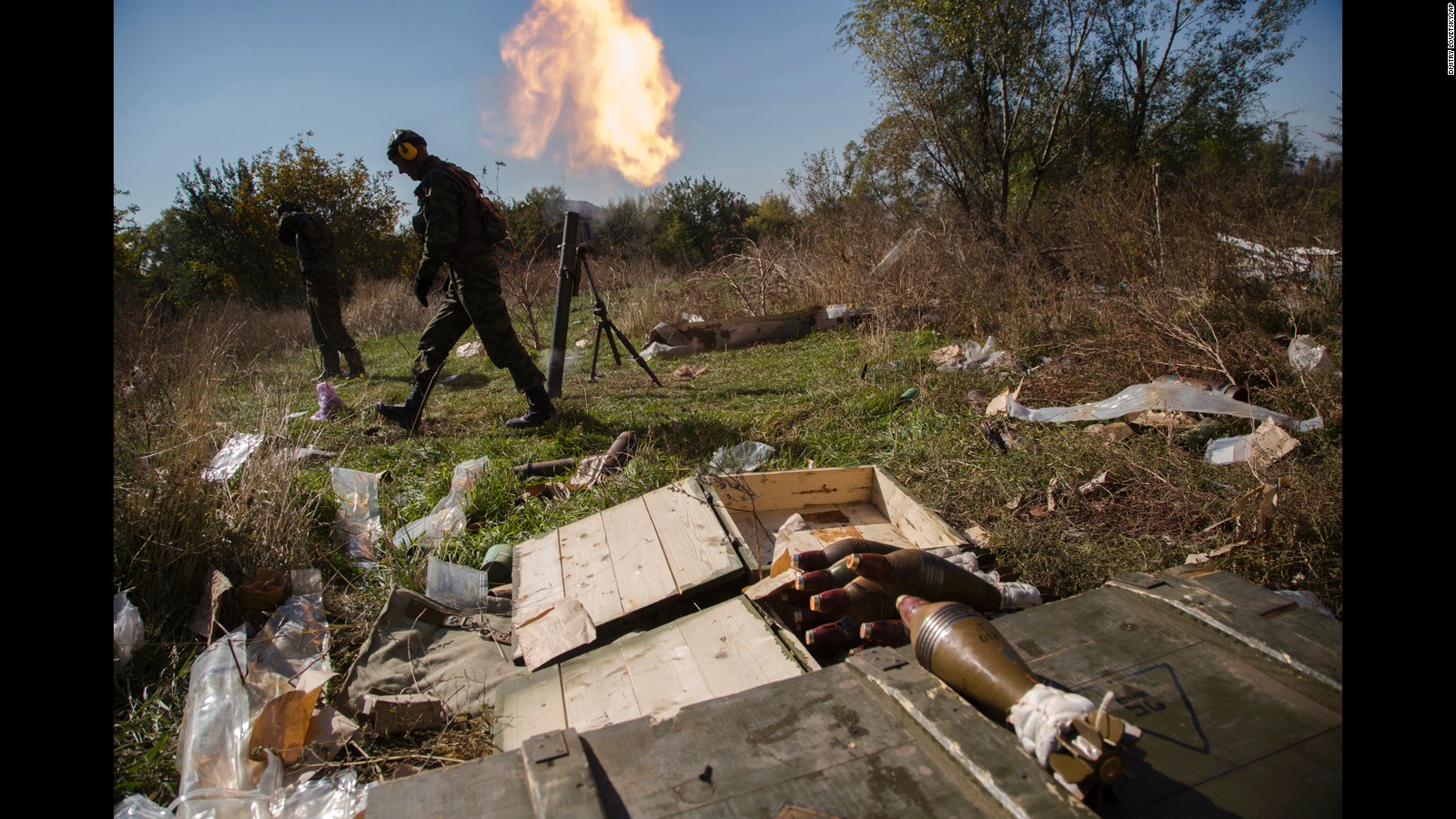 Russian Convoy Enters Ukraine Unchecked Cnn 