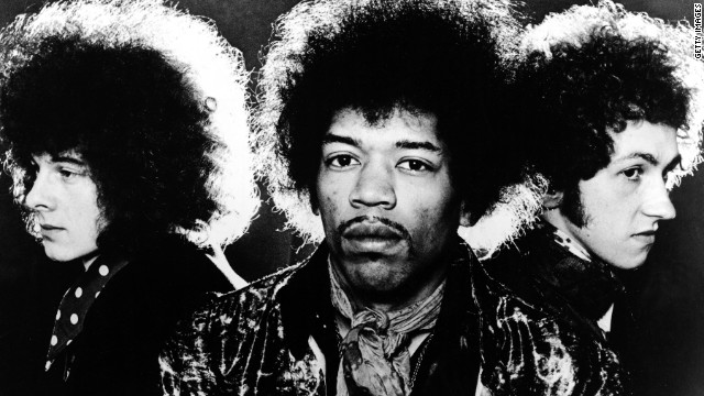 Jimi Hendrix&#39;s decision to play with white bandmates in his group, the Jimi Hendrix Experience, turned off  black audiences.