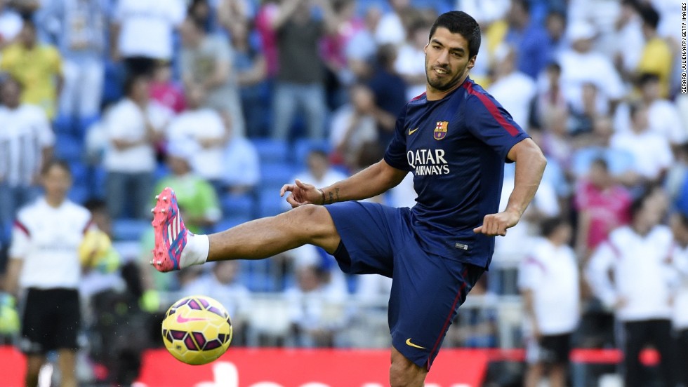 Luis Suarez warming up before the 169th El Clasico. The Uruguayan started the match and immediately made an impact providing the cross from which Neymar scored the opening goal. 