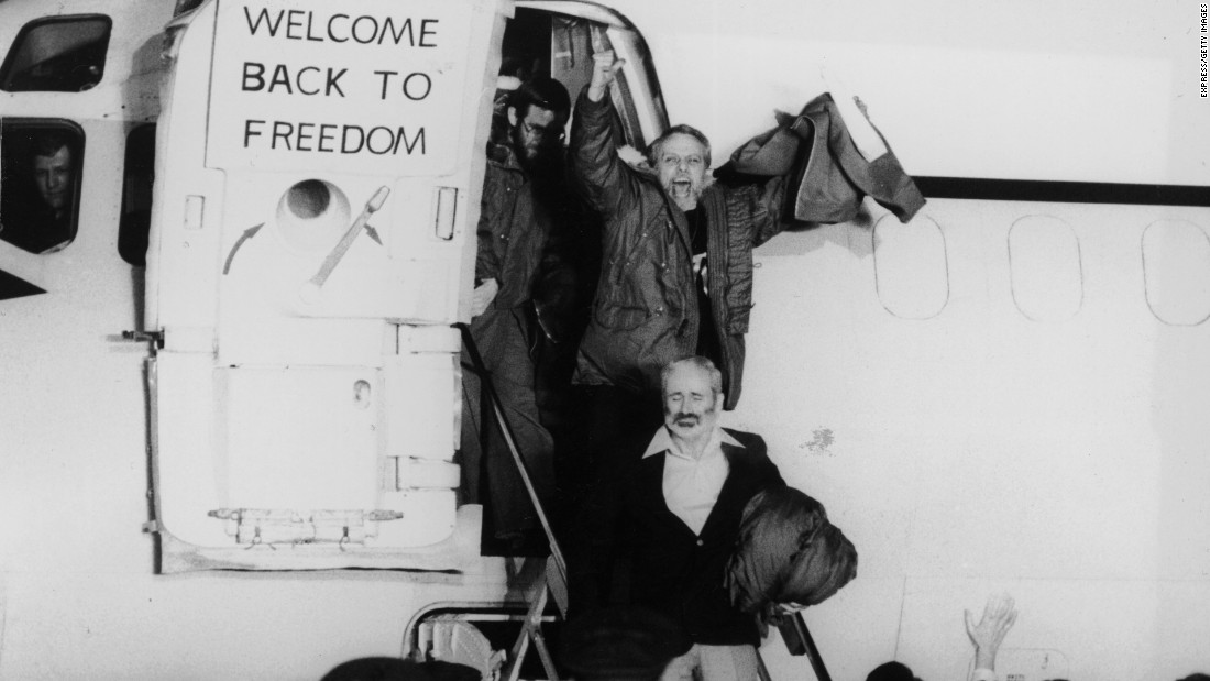 Minutes after Reagan&#39;s 1981 inauguration, the remaining U.S. hostages are released. They were flown to Wiesbaden Air Base in Germany, and the terms of their release included the unfreezing of Iranian assets. 