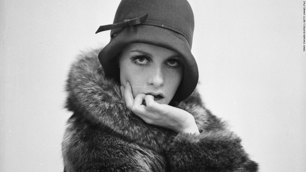 Twiggy&#39;s androgynous style and heavily-mascaraed eyes became a symbol of swinging sixties London, with the British teenager becoming one of the world&#39;s first internationally recognized &quot;supermodels.&quot;