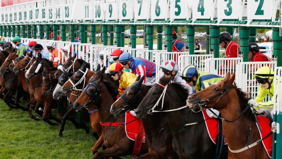 The field jumps from the barriers at the start of the race, which is run over 3,200 meters and in a time of just over three minutes.