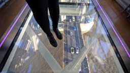 141111140120 london tower bridge 7 hp video Glass walkway shatters at London's Tower Bridge