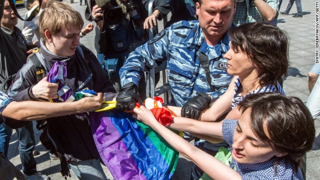 Human Rights Watch Russia Fails To Protect Lgbt People Cnn