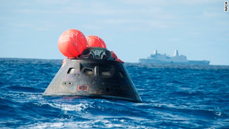 NASA&#39;s Orion spacecraft bobs in the Pacific Ocean on December 5 after its first test flight.