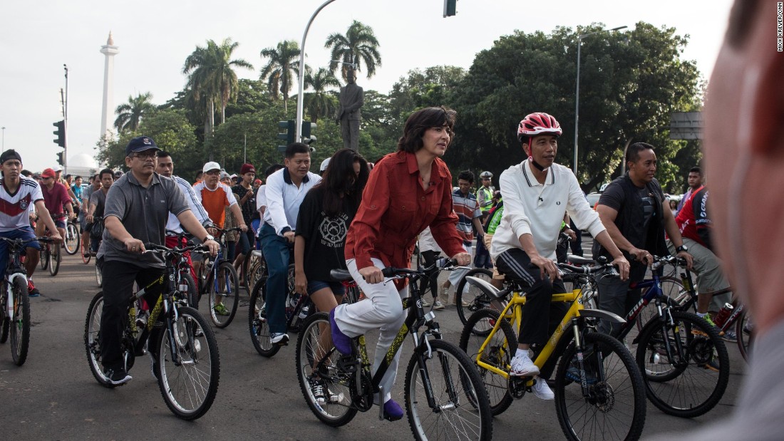Jokowi, as he is universally known, goes out for a bike ride or other impromptu visits at least once a week.&lt;br /&gt;&lt;br /&gt;Here, he and Amanpour bike down a main Jakarta boulevard, which is closed off to cars every Sunday, allowing hordes of people to walk, run, and cycle free of the city&#39;s notorious traffic.