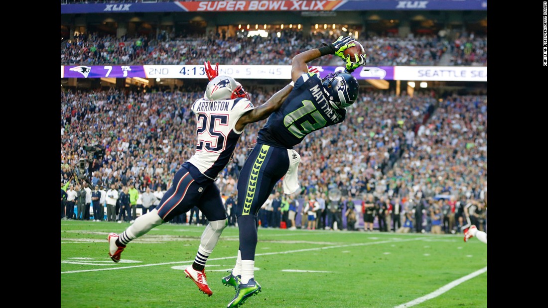 Matthews makes a key catch during the drive that led to Lynch&#39;s touchdown.