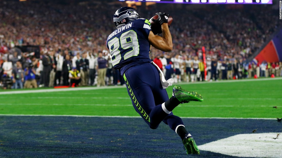 Seahawks wide receiver Doug Baldwin catches a touchdown in the third quarter. After the catch, the Seahawks took a 24-14 lead.