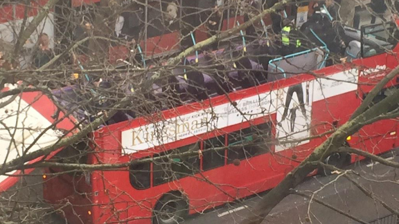 Roof Torn Off London Bus After Collision With Tree Cnn