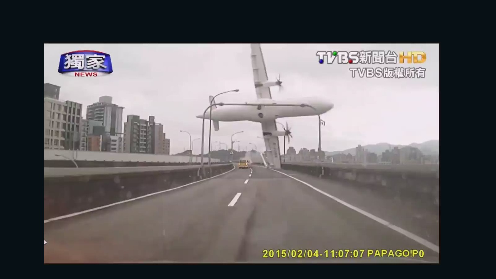 Plane Hits Bridge Crashes Into River Cnn