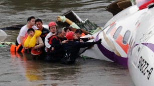 10 ways to boost chances of surviving a plane crash