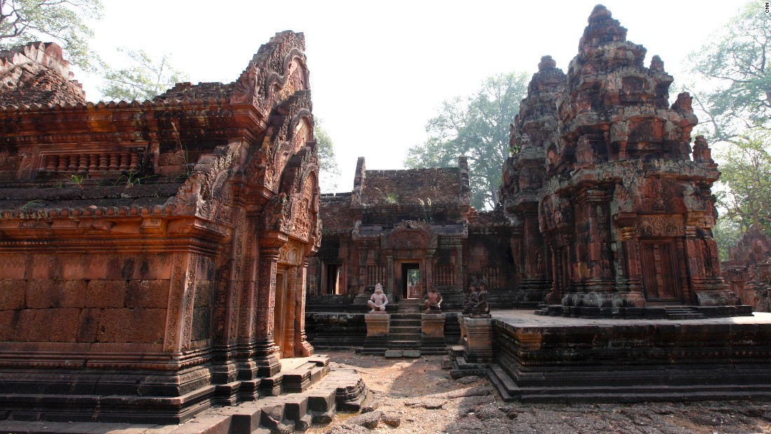 Angkor temple: Tourists in nude photo outrage