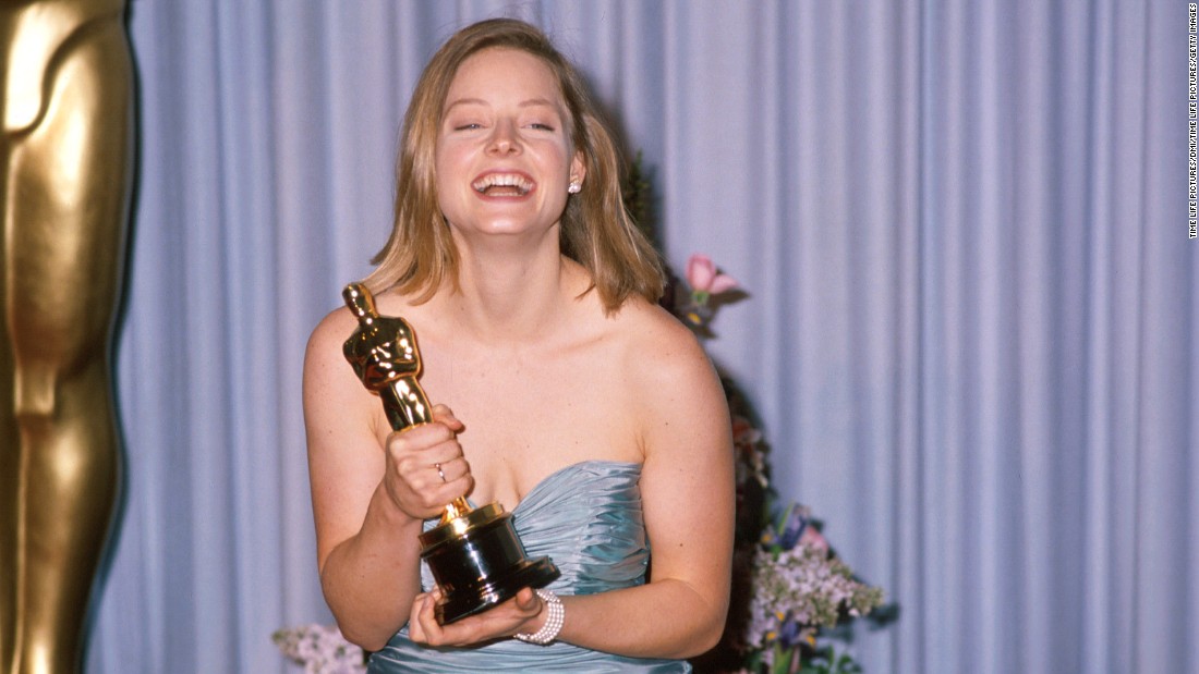 &lt;strong&gt;Jodie Foster (1989): &lt;/strong&gt;Jodie Foster holds her Oscar in the press room after winning for her role in &quot;The Accused.&quot;