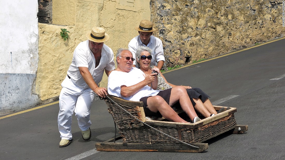 Although more tourists than locals now use this unusual form of transport, visitors to Madeira can still see the odd businessman being guided on wicker toboggans down the city&#39;s hills to work.