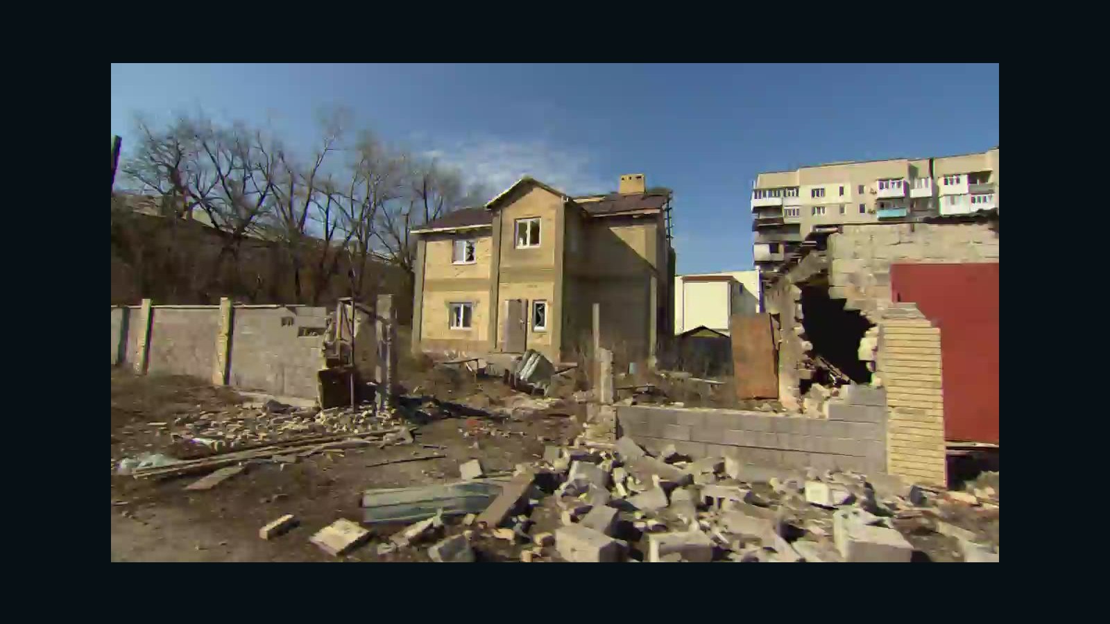 Shelling Of Ukraine City Of Donetsk Puts Civilians At Risk Cnn