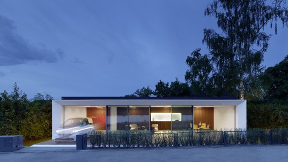 معماران آلمانی Aktivhaus می گویند این خانه دو برابر انرژی تولید می کند.