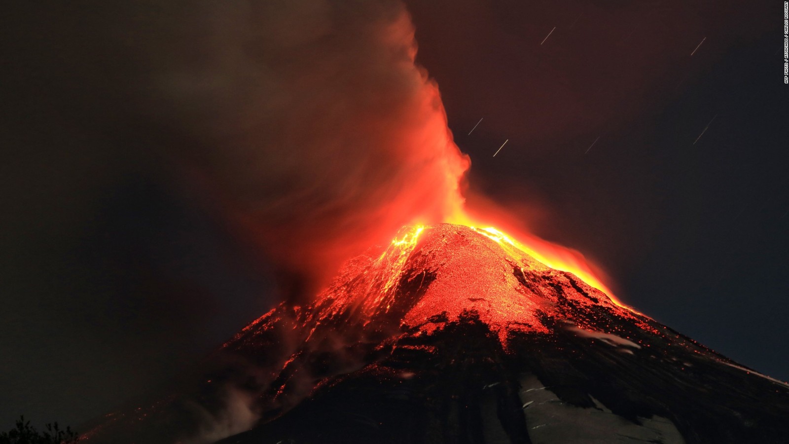 Chile: alerta roja por erupción volcán Villarica - CNN Video