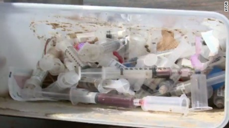 dnt used medical waste found in river_00002226.jpg