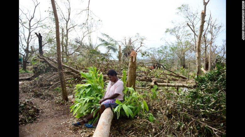 Aid workers scramble to help Vanuatu after Cyclone Pam - CNN