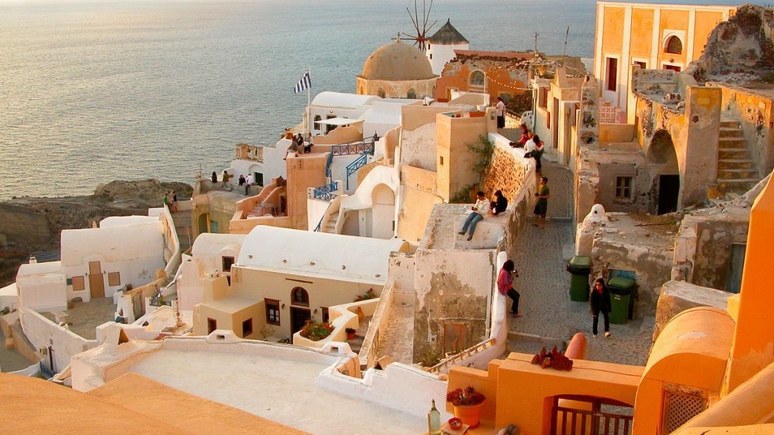 &quot;Incredible scenery, quaint villages, fabulous beaches, wineries, great food and some of the finest sunsets you will see.&quot; That&#39;s what Santorini has going for it, according to &lt;a href=&quot;http://ireport.cnn.com/docs/DOC-1221238&quot;&gt;iReporter Robert Pozner&lt;/a&gt;. This shot was taken around sunset in the village of Oia.