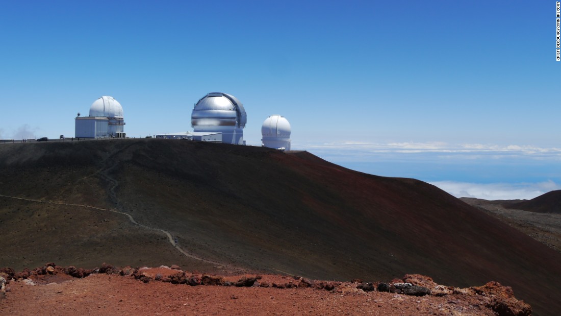 Hawaii, also known as the Big Island, is the youngest and largest island in the Hawaiian chain.&lt;a href=&quot;http://ireport.cnn.com/docs/DOC-1219898&quot;&gt; iReporter Kristi DeCourcy&lt;/a&gt; took this photo from the summit of Mauna Kea at 13,796 feet, looking down on the &lt;a href=&quot;https://www.ifa.hawaii.edu/mko/&quot; target=&quot;_blank&quot;&gt;Mauna Kea observatories&lt;/a&gt;.&lt;br /&gt;