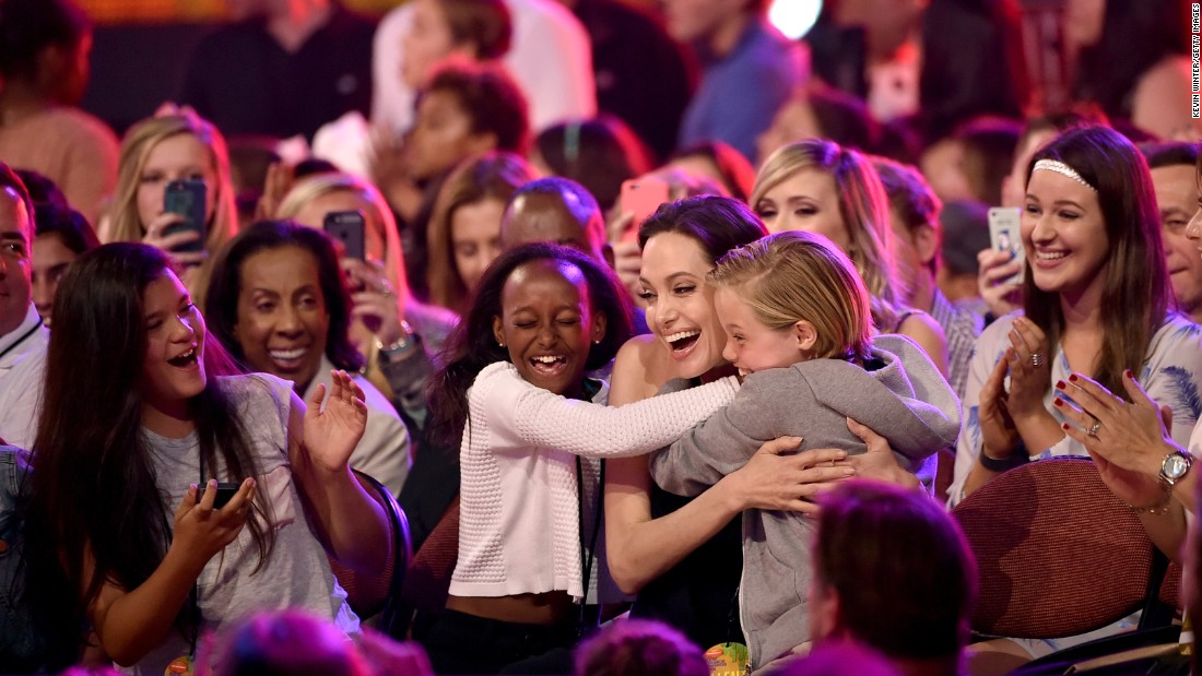 Angelina Jolie Appears At Nickelodeon Award Show Cnn