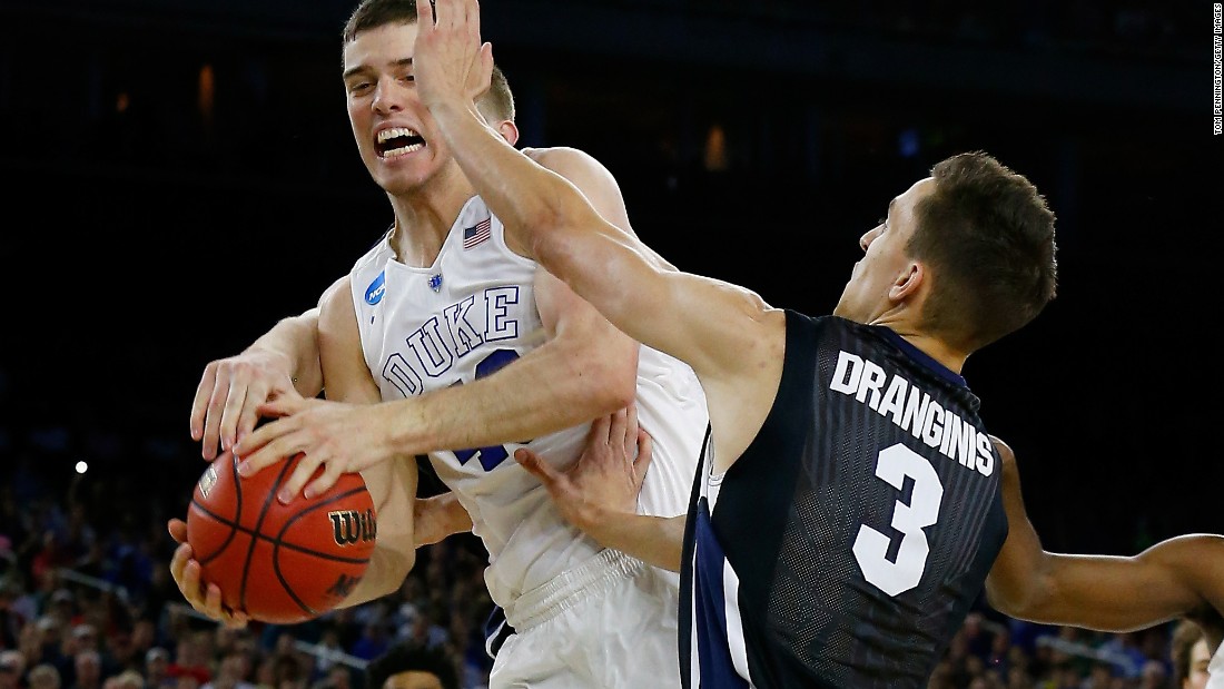 Marshall Plumlee (40) of the Duke Blue Devils and Kyle Dranginis (3) of the Gonzaga Bulldogs go for a rebound during the South Regional Final of the 2015 NCAA Men&#39;s Basketball Tournament at NRG Stadium on March 29, 2015 in Houston, Texas.