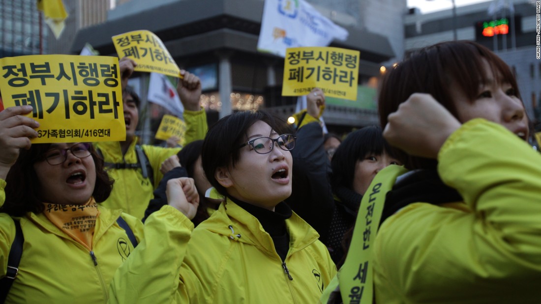 South Korean Ferry Survivors Passengers Told To Stay Put Cnn