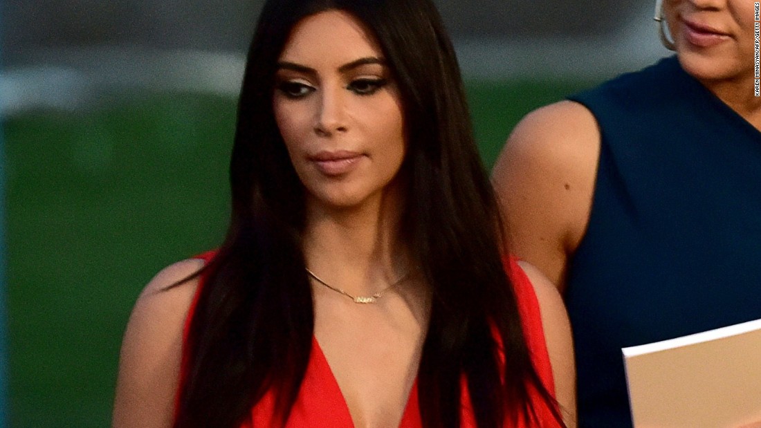 Opinion What Kim Kardashian Reveals To The World Cnn 
