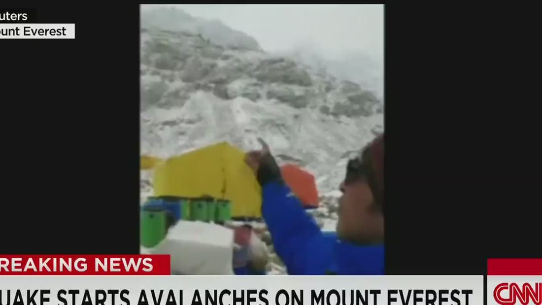 Earthquake Triggers Avalanches Around Mount Everest Cnn Video
