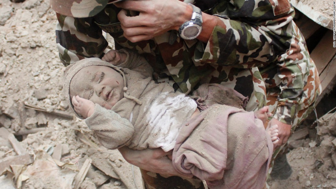 The newspaper that provided photographs of the baby&#39;s rescue says the Nepalese army initially left the site, thinking the baby had not survived. Hours later when the infant&#39;s cries were heard, soldiers came back and rescued him.