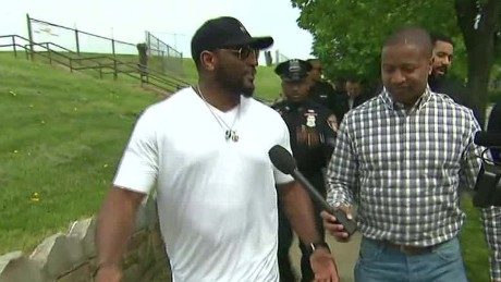 nr young intv ray lewis_00003930.jpg