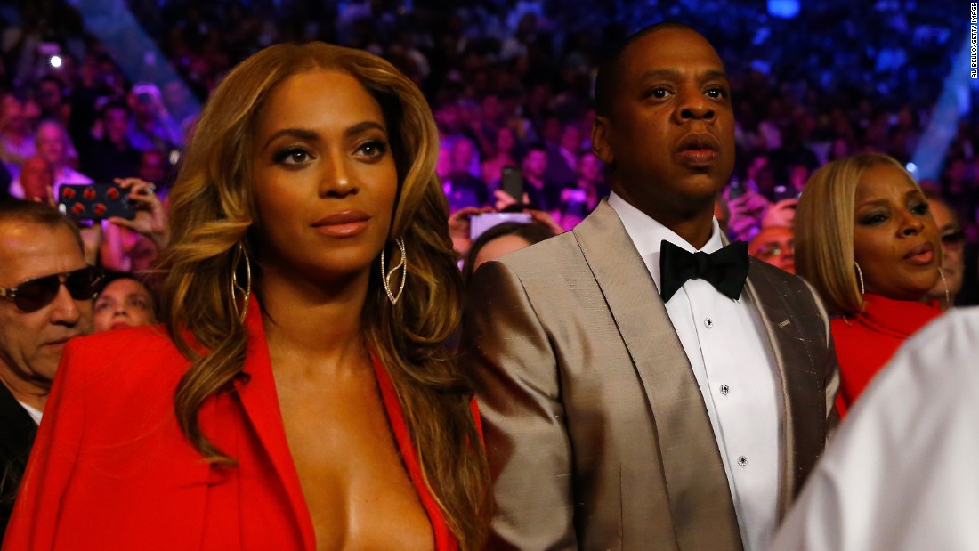 Beyonce Knowles and Jay Z attend the welterweight unification championship bout.