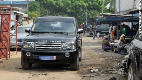 Range Rovers and other luxury cars are no strange sight in the streets of Abidjan, capital of Ivory Coast. Around 20% of the city&#39;s residents live in slums. 