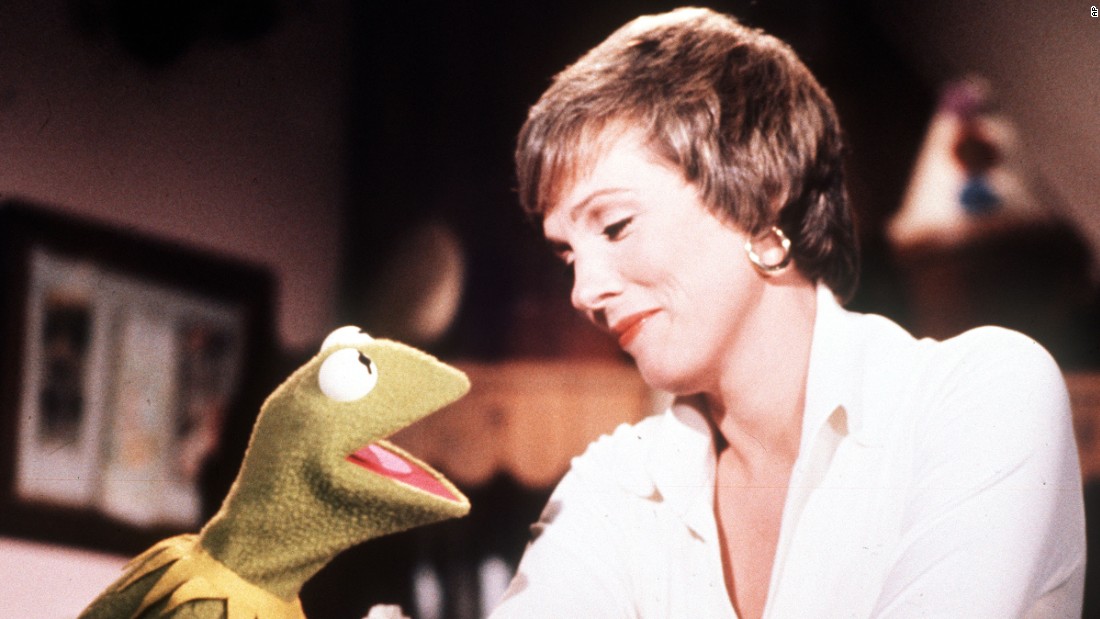 On September 20, 1976, Kermit the Frog made the leap from PBS to syndication with &quot;The Muppet Show.&quot; Kermit was joined by Miss Piggy, who had previously appeared as &quot;Piggy Lee&quot;; Rowlf the Dog, who got his start shilling dog food in Jim Henson-produced commercials; and newcomers like Fozzie Bear. Each episode featured a notable guest star, such as actress Julie Andrews (pictured here in 1977).