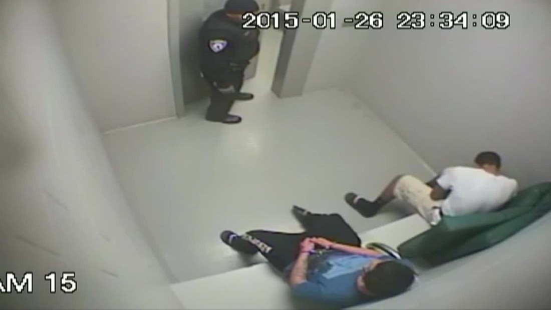 Video Shows Police Pepper Spraying Handcuffed Men Cnn Video