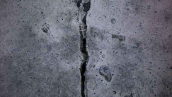 Here is a test: this slab of bioconcrete has just been cracked...