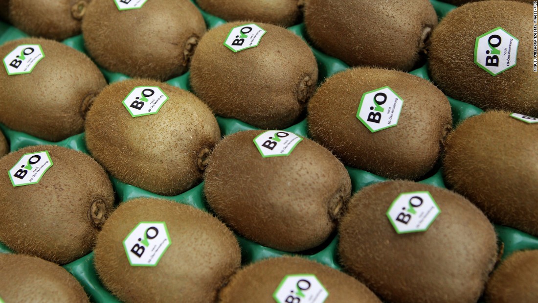 Kiwi is a high-fiber, lower-sugar fruit that doesn&#39;t bring on the bloated tummy.