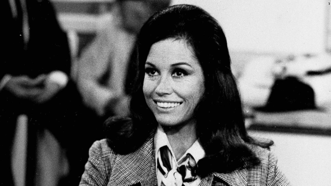 Mary Tyler Moore dies at 80 - CNN Video