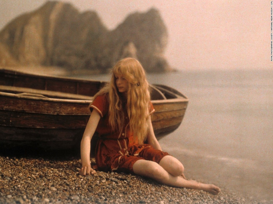 The Autochrome process -- which captured the color red particularly well -- involved a glass plane coated with dyed potato starch, which acted as a color filter. &lt;br /&gt;&lt;br /&gt;Subsequent versions, that did away with the glass and used film, remained in use until the mid-1950s, but were eventually overshadowed by more advanced techniques.