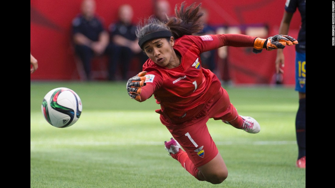 Ecuador goalkeeper Shirley Berruz makes a save during the second half.