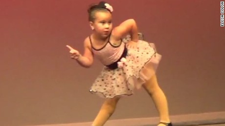 girl dances to aretha franklin sot newday_00005912.jpg