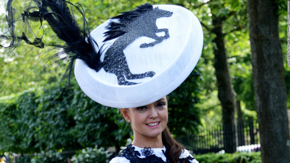 The high-quality horse racing inspired an equine hat for this racegoer.