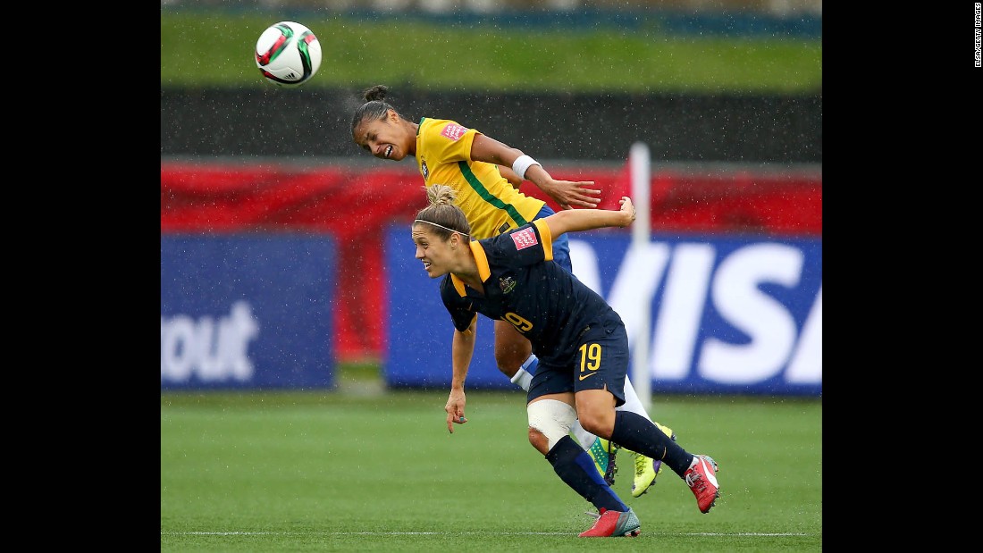 Fabiana heads the ball above Australia&#39;s Katrina Gorry.