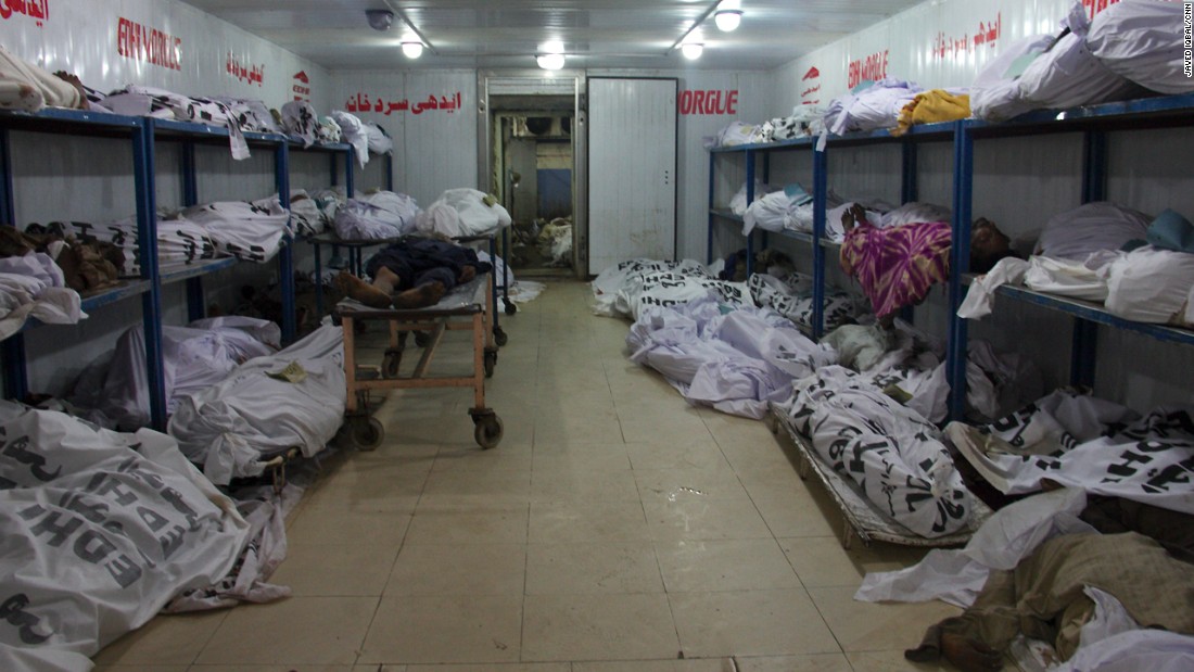 crowded-morgue-reveals-the-cost-of-karachi-s-heat-wave